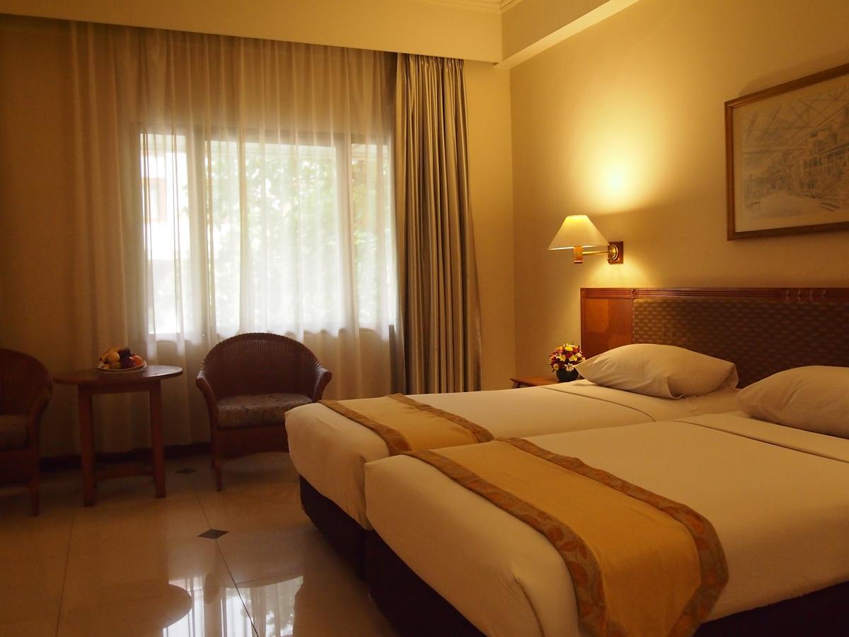 Bumi Wiyata Hotel Depok Eksteriør bilde